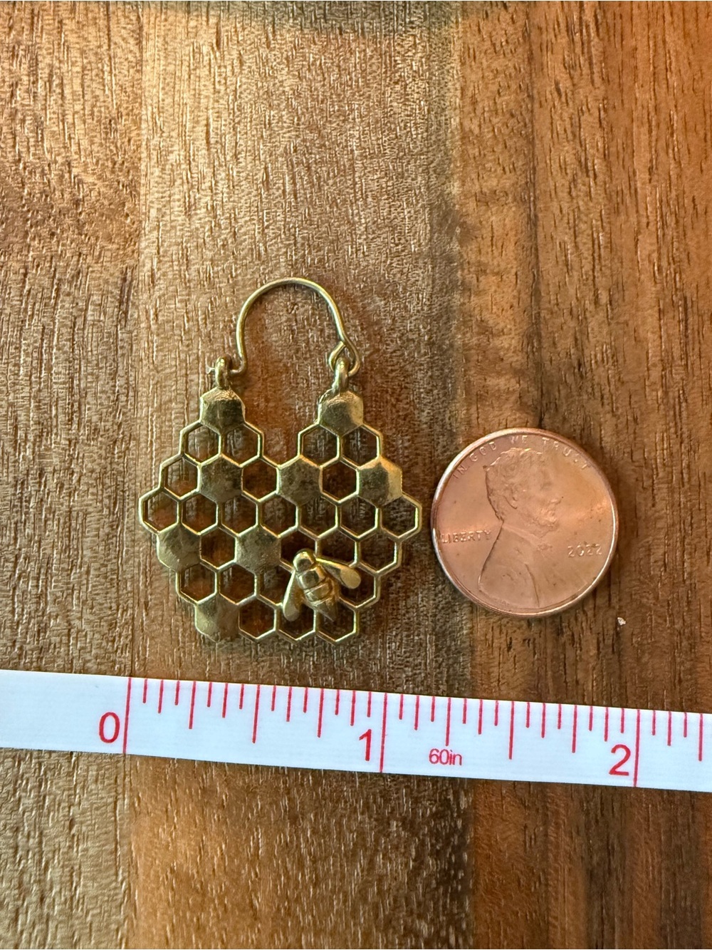 ๐Honeycomb ๐ฏ Bee ๐ Gold Drop Earrings - Picture 6 of 10